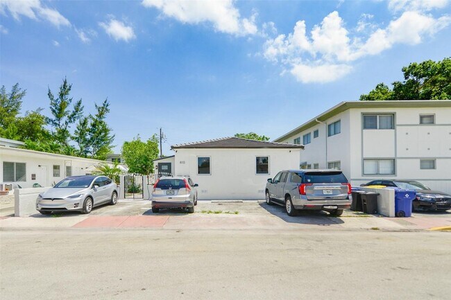 Building Photo - 810 81st St