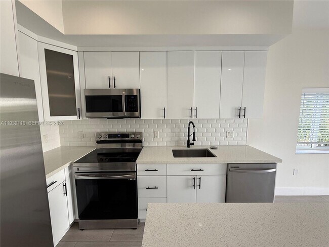 Building Photo - 1786 SW 9th St