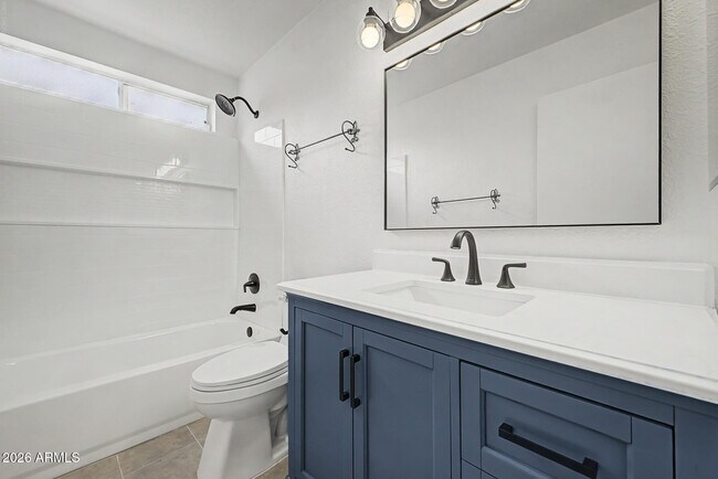 Building Photo - 1134 W Hermosa Dr