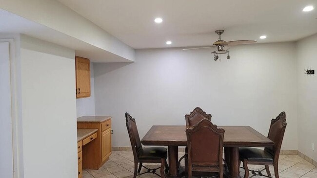 Building Photo - 9209 E Nassau Ave