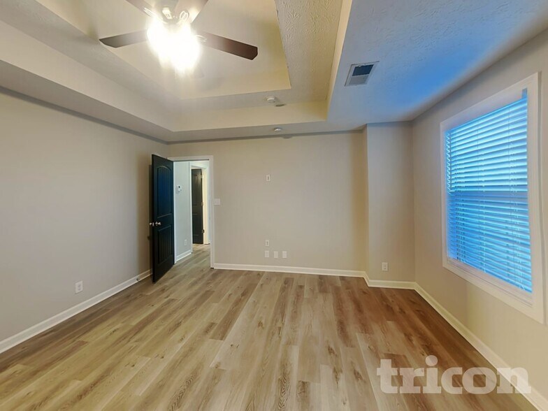 Building Photo - 1304 Golden Eagle Way