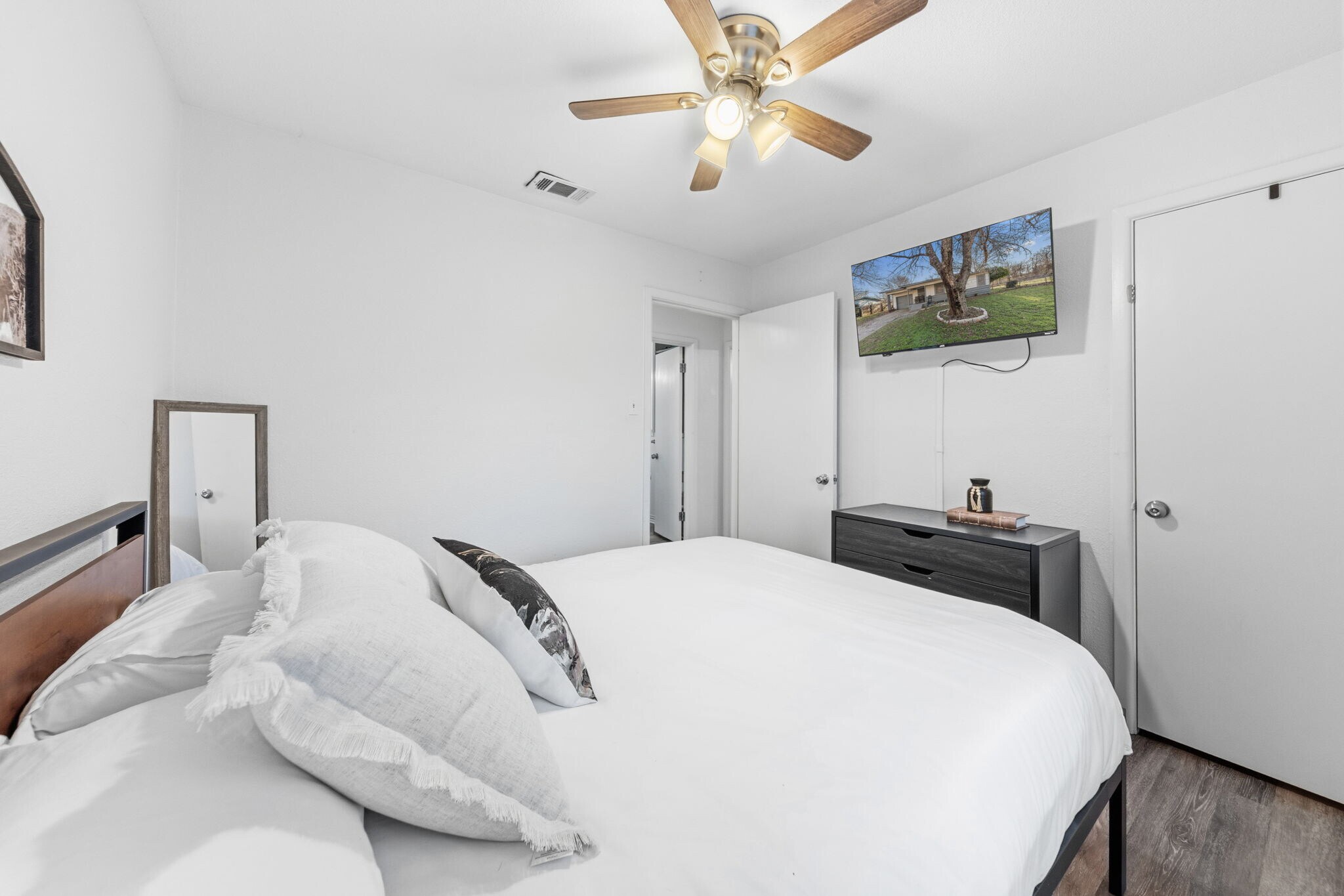 Building Photo - 319 Arnold Ave