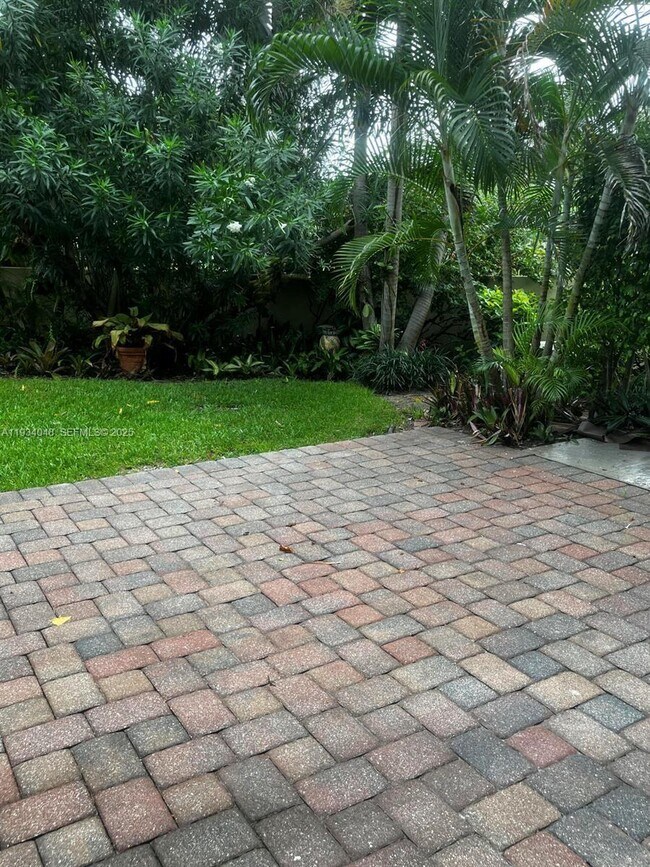 Building Photo - 170 Celestial Way