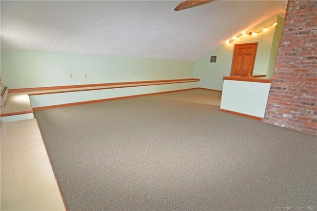 Building Photo - 405 Maple Ave