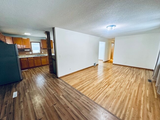 Building Photo - Gorgeous Single Family Home w/ Sundeck and Large Yard!