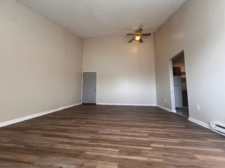 Building Photo - 232-238 Elyria St