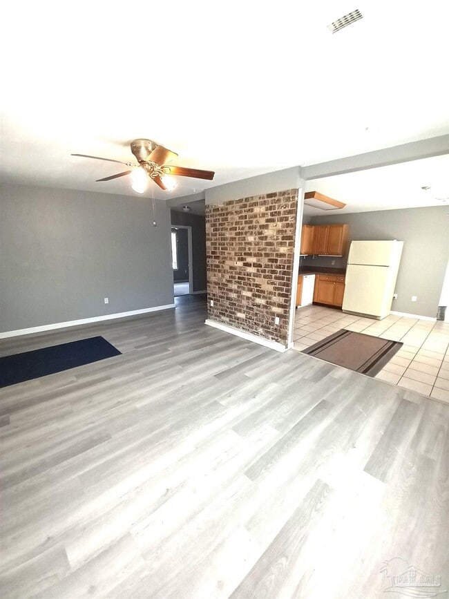 Building Photo - 6858 Olsen Rd