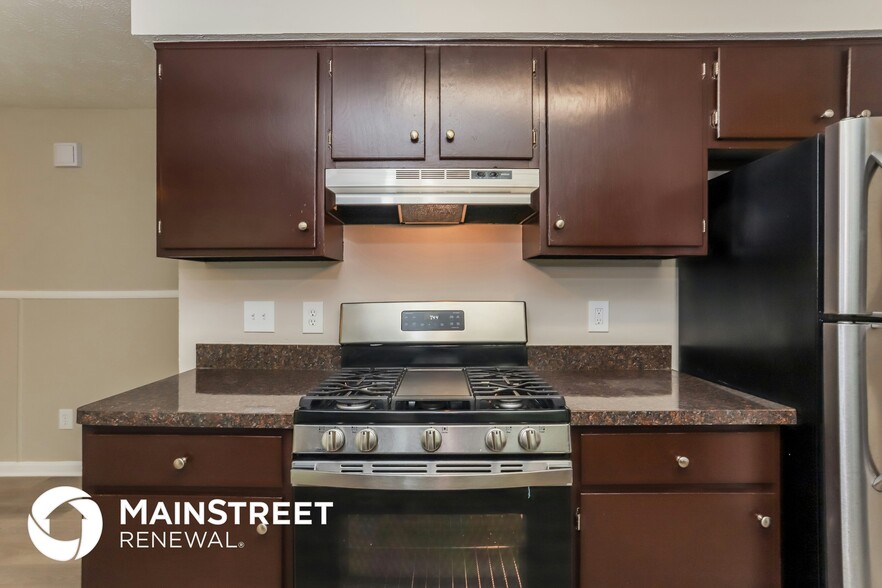 Building Photo - 8415 N Pond Ct