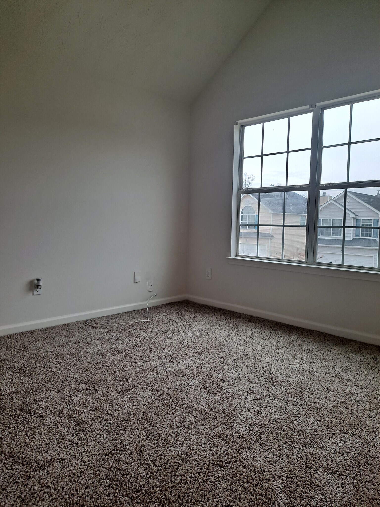 Building Photo - 5646 One Lake Way