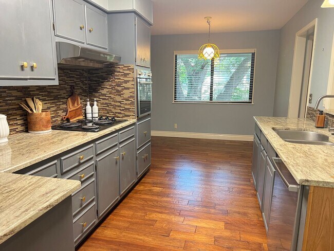 Building Photo - 11414 Raindrop Dr