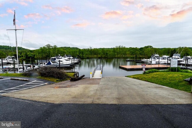 Building Photo - 2062 Farragut Dr