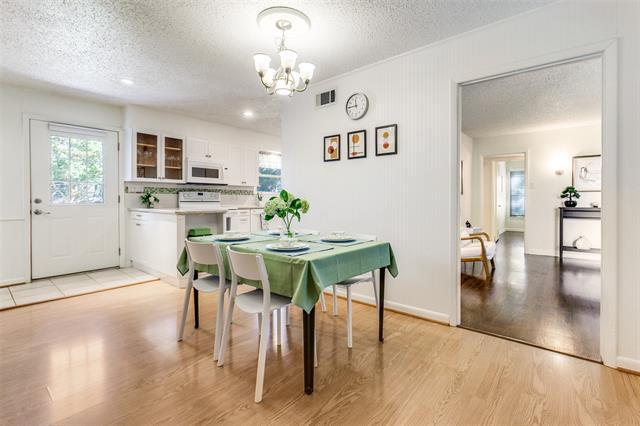 Building Photo - 424 Classen Dr