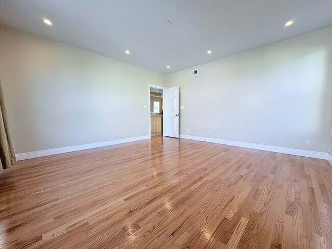 Building Photo - 109 Hillcrest Dr