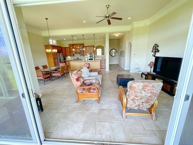 Building Photo - Luxury Island Living in Hokulani Golf Vill...