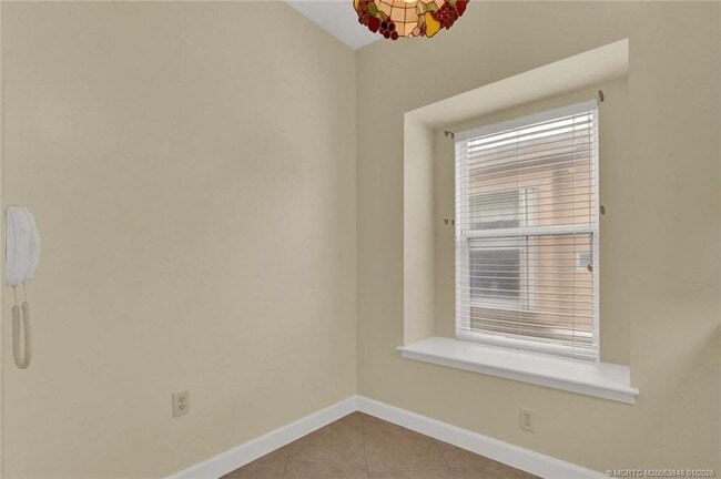 Building Photo - 3701 NW Willow Creek Dr