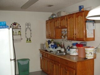 Kitchen - 5020 N La Homa Rd