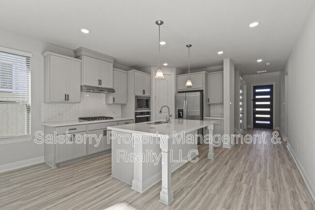 Building Photo - 2021 Daniel Dr