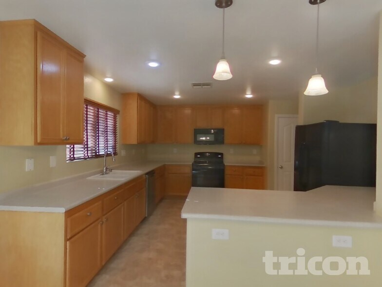 Building Photo - 10743 Iona Island Ave