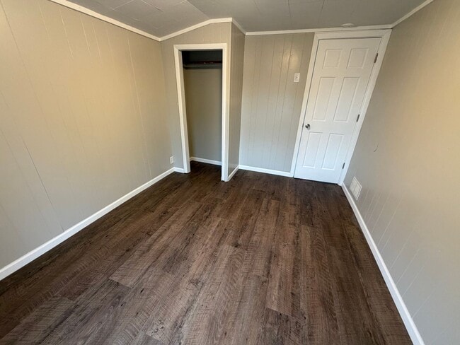 Building Photo - 3 bedroom house