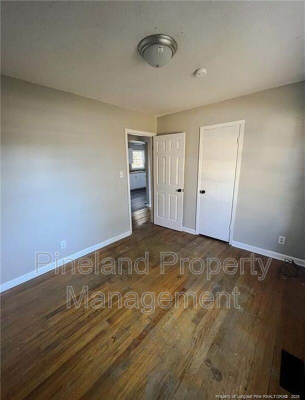 Building Photo - 321 Prairie Ct