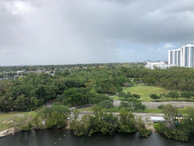 Building Photo - 16385 Biscayne Blvd