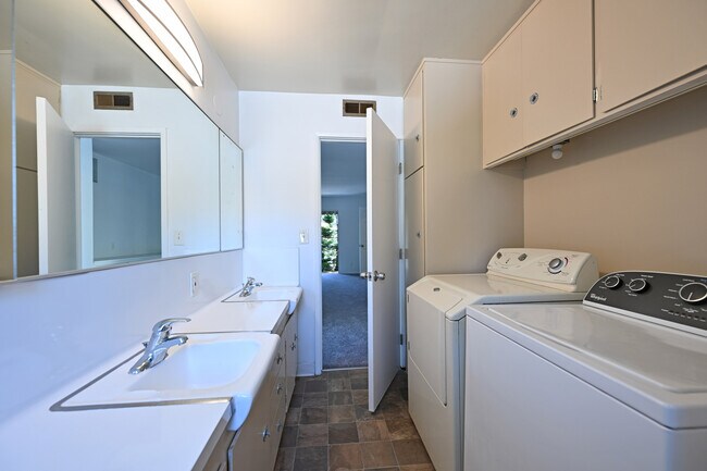 Building Photo - 11063 Ohio Ave