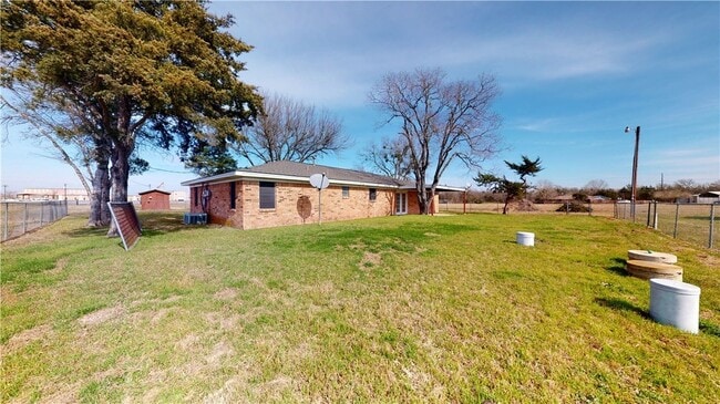 Building Photo - 8251 W Sh-21