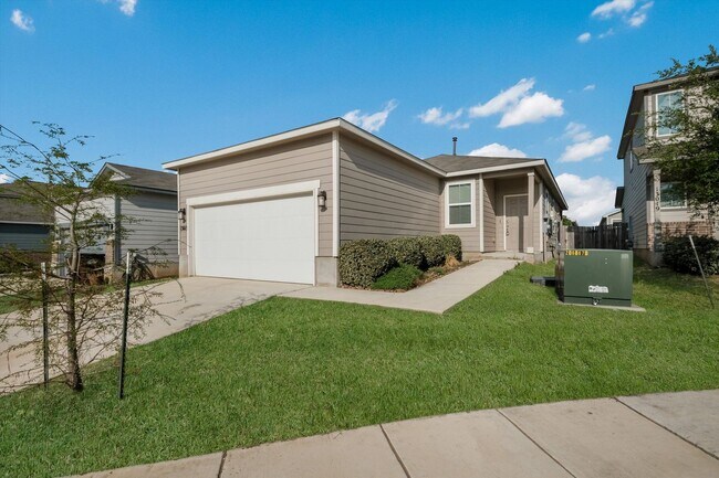 Building Photo - Solar-Powered Home with Modern Finishes & Included Fridge