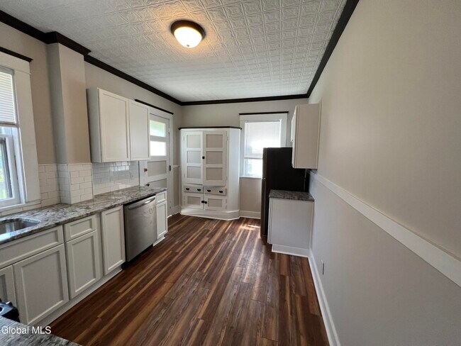 Building Photo - 1084 Wendell Ave