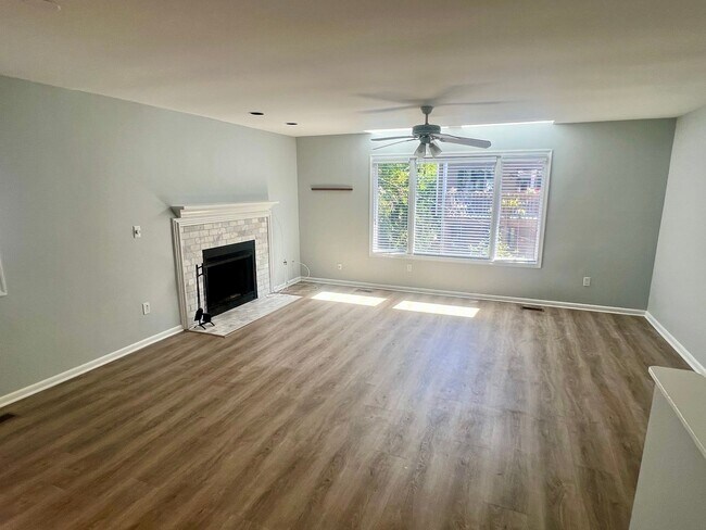Building Photo - 3BR/3.5BA on the North End