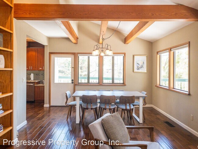 Building Photo - 4 br, 2.5 bath House - 5561 Yerba Buena Road