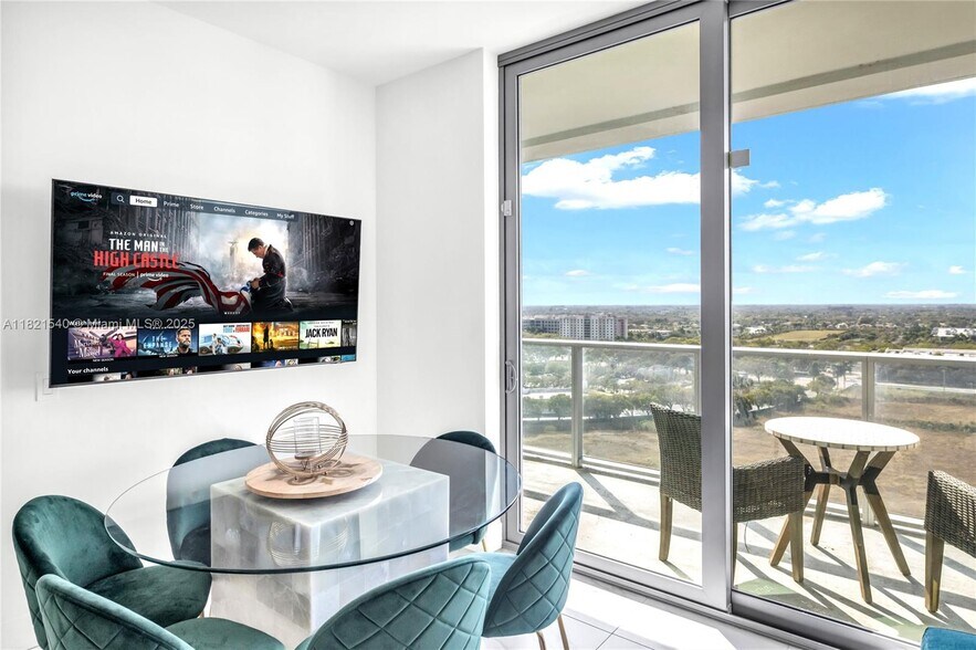 Building Photo - 2000 Metropica Way