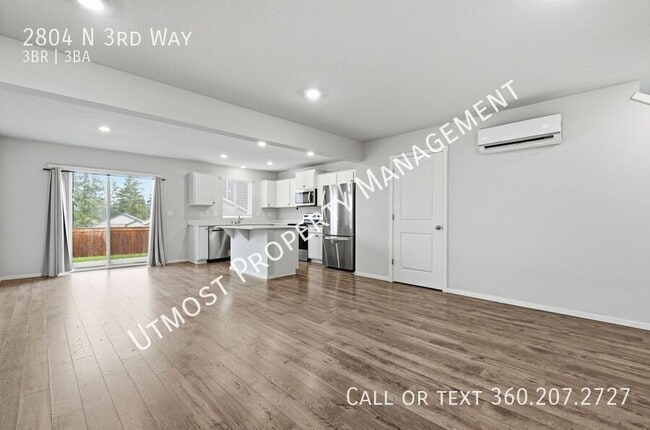 Building Photo - 2804 N 3rd Way