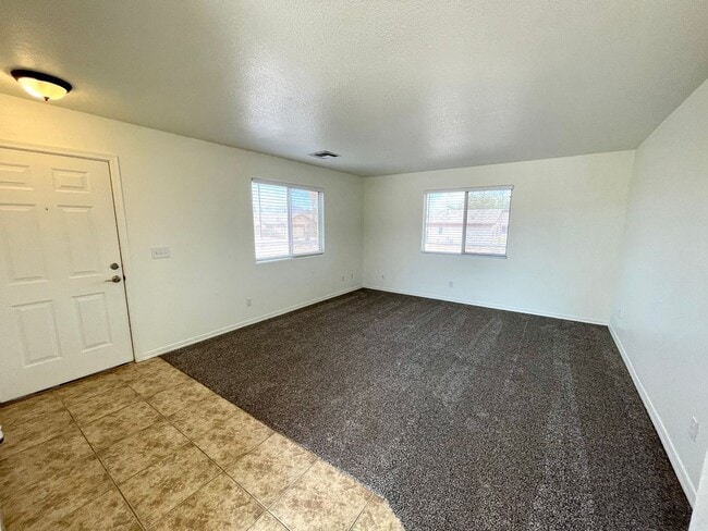 Building Photo - Nice 2 Bedroom 1 Bath Home! *HOME IS CURRENTLY OCCUPIED, PLEASE DO NOT DISTURB THE TENANTS*