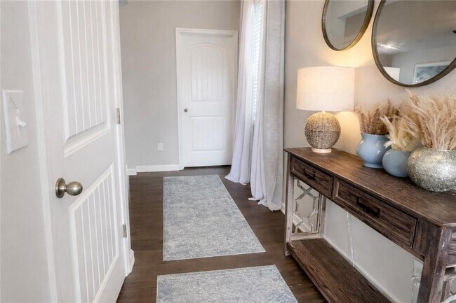 Building Photo - 182 Woodhouse Cir