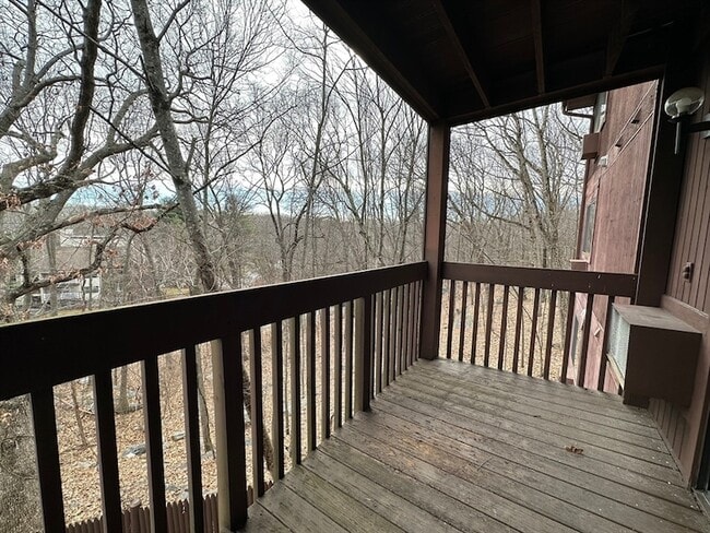 Building Photo - 340 Sunderland Rd