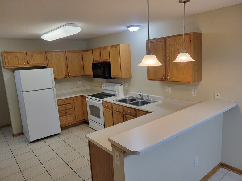 Kitchen - 601 Orchard Hills Dr