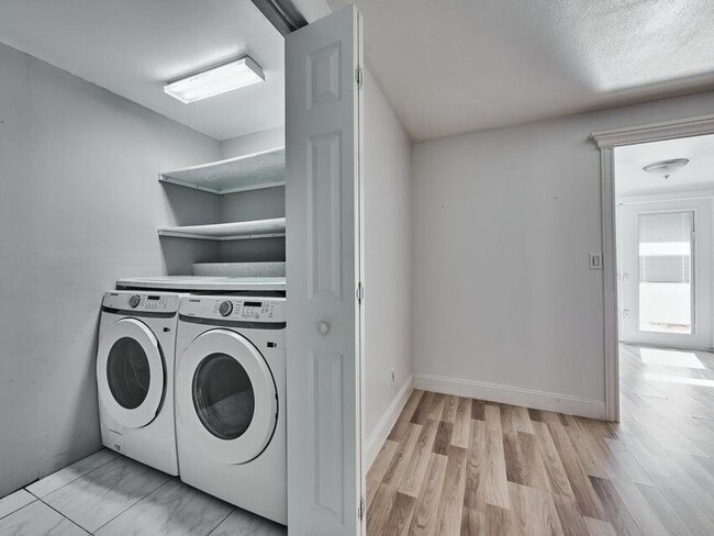 Building Photo - 2112 Longwood Rd