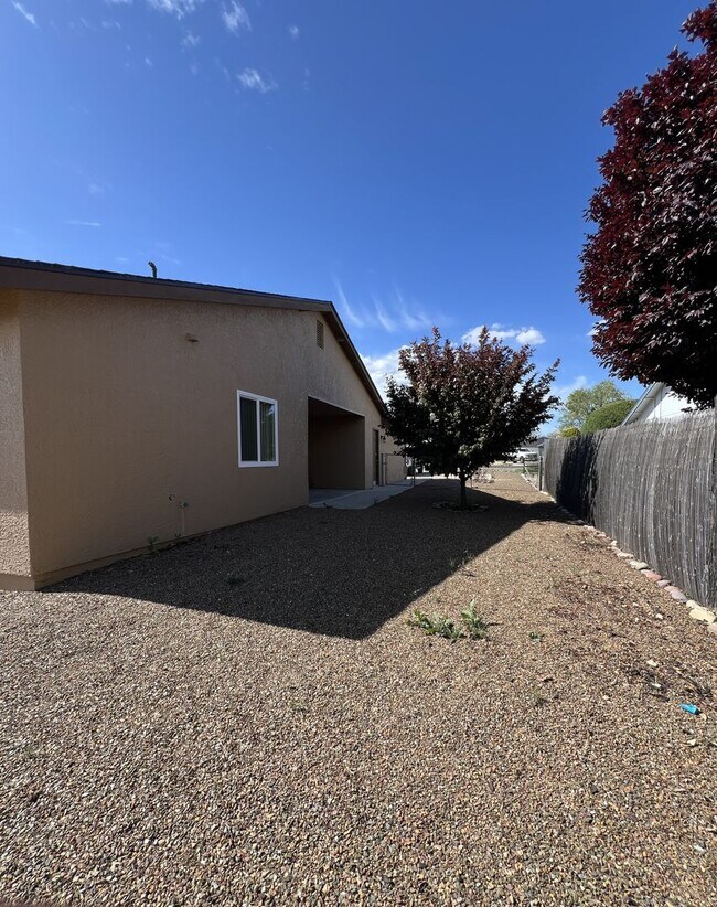 Building Photo - 7350 Spouse Dr