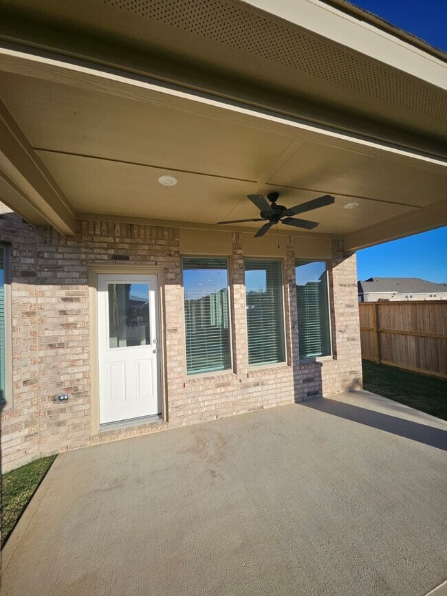 Building Photo - 426 Twilight Mdw Wy