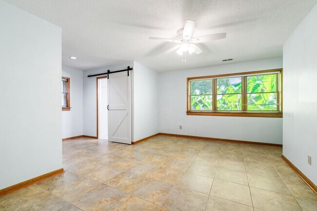 Building Photo - Spacious 4-Bedroom Carrboro Home with Dual...