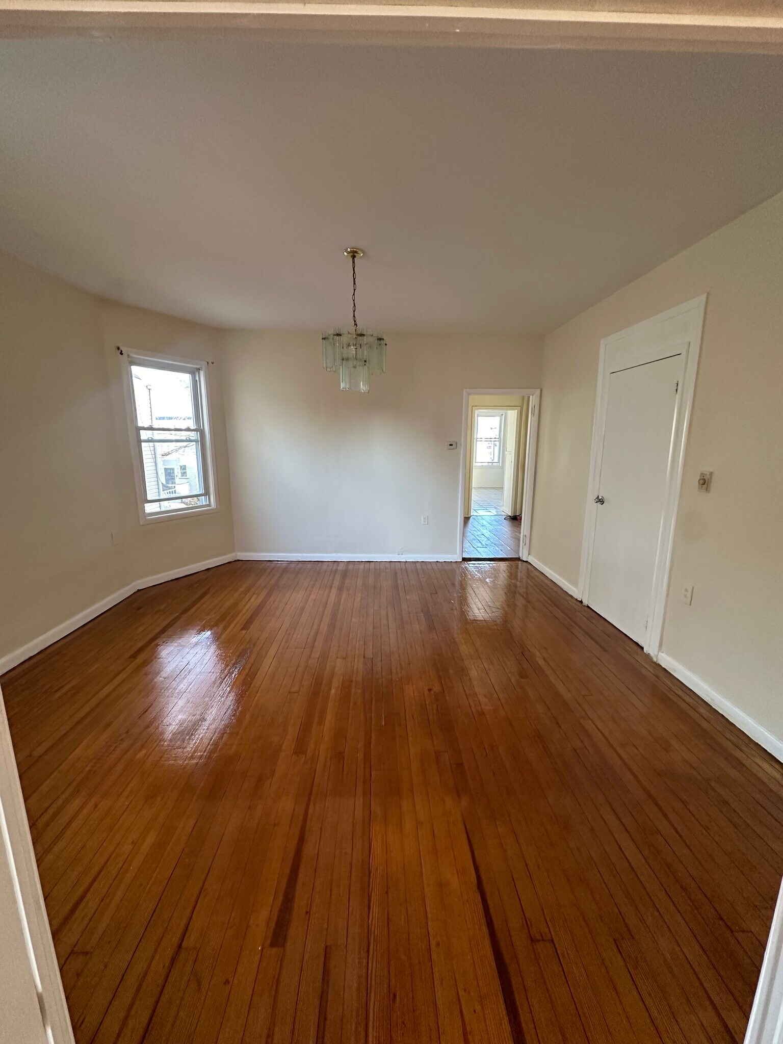 Building Photo - 18 Noll Pl