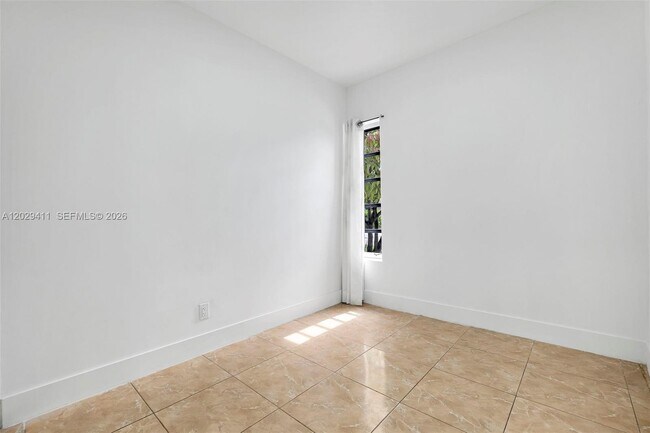 Building Photo - 6101 SW 24th St