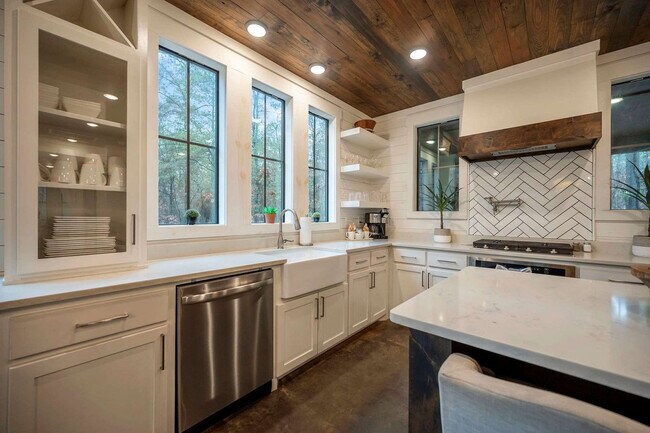 Building Photo - 295 Apple Rdg Ln