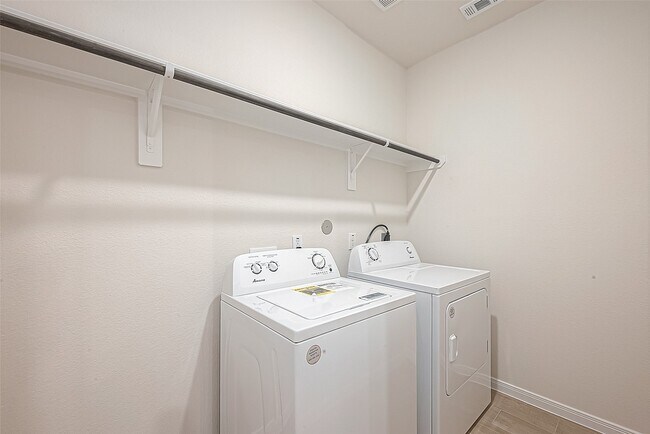 Building Photo - 8014 Fijian Cypress Dr