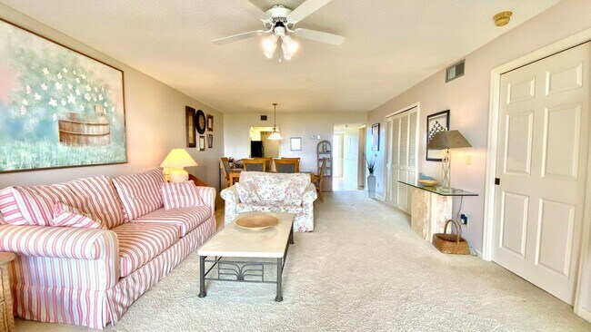 Building Photo - 5059 N Hwy A1A