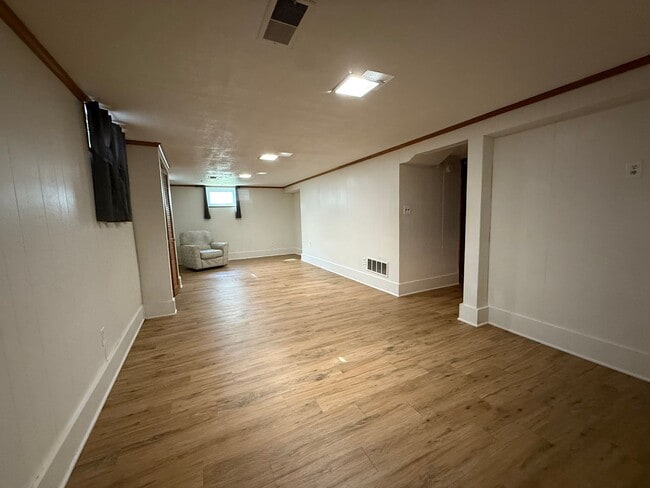 Building Photo - Charming 3 Bed, 1 Bath Home in Quiet Bette...