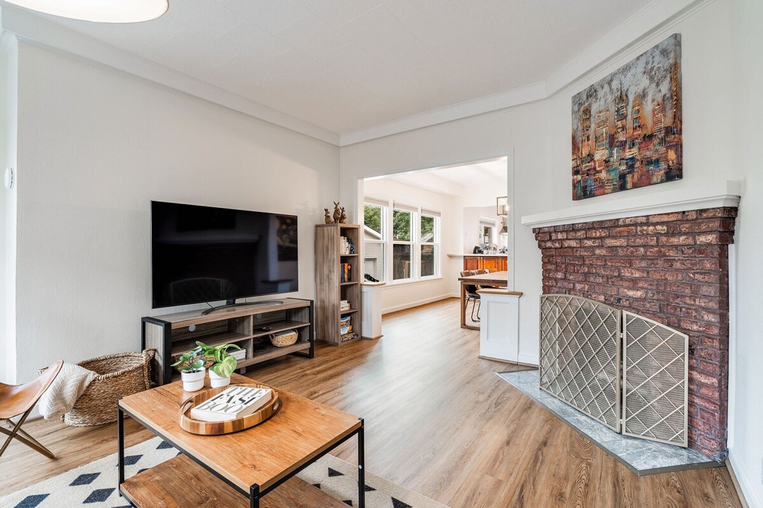 Building Photo - 715 W Wheeler St