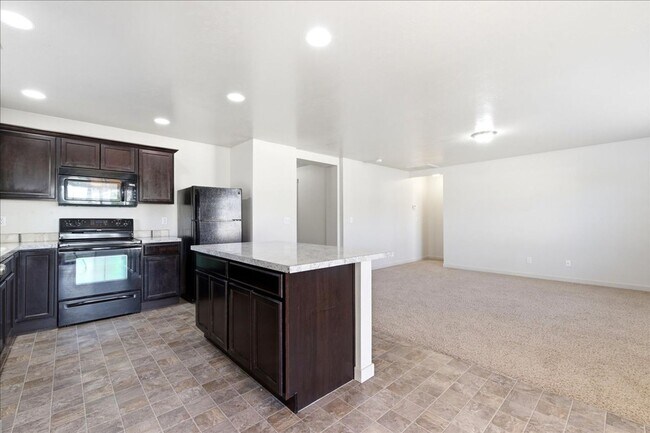 Building Photo - Single Level 3-bedroom 2-bathroom home in SW Boise