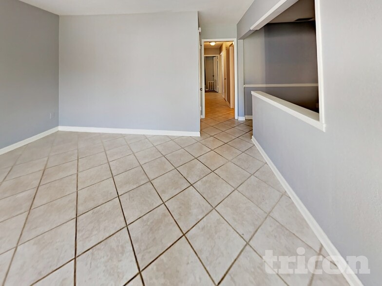 Building Photo - 1809 W Crawford St